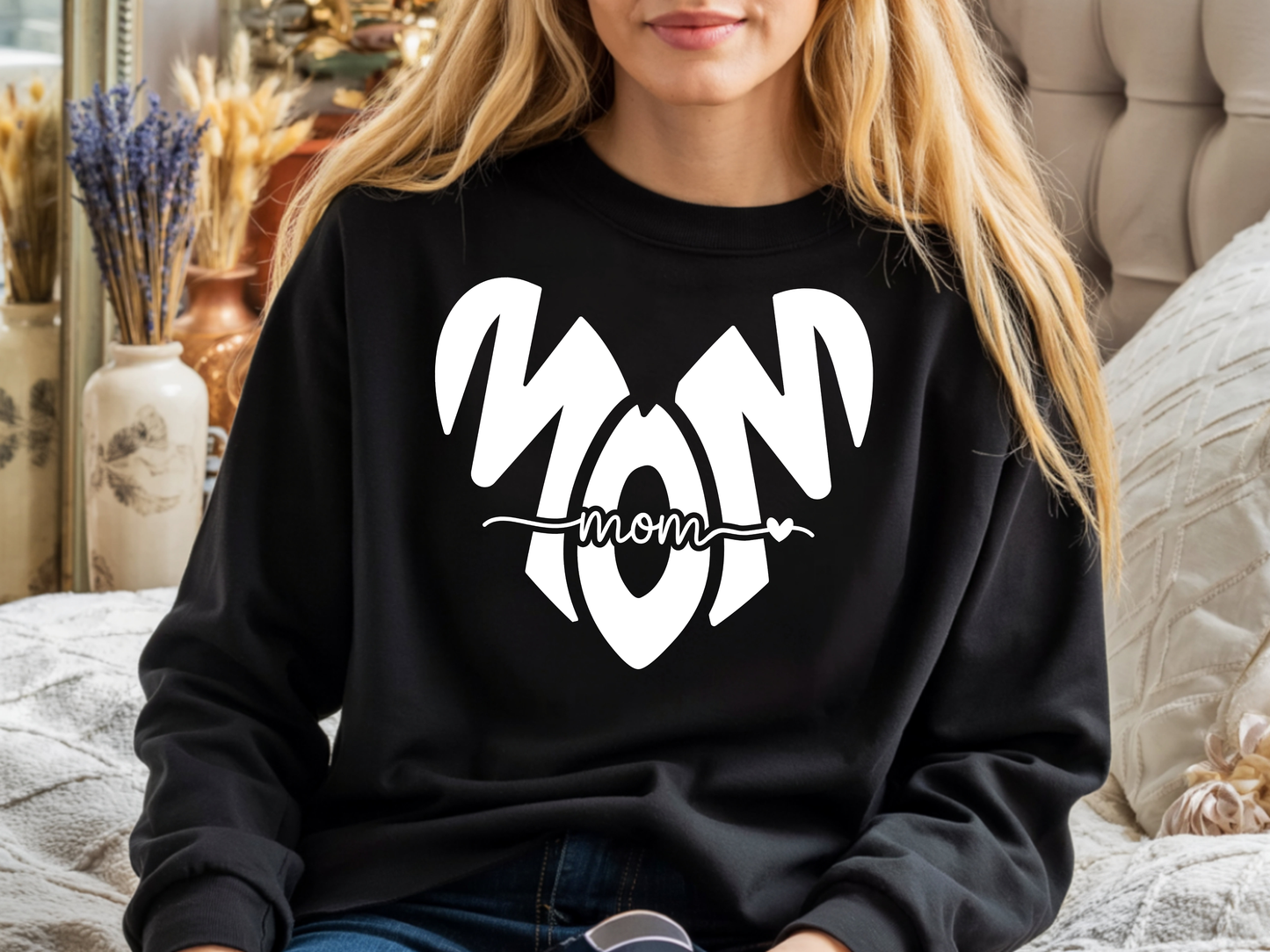 Mom's Love Crewneck Sweatshirt Gift for Mom